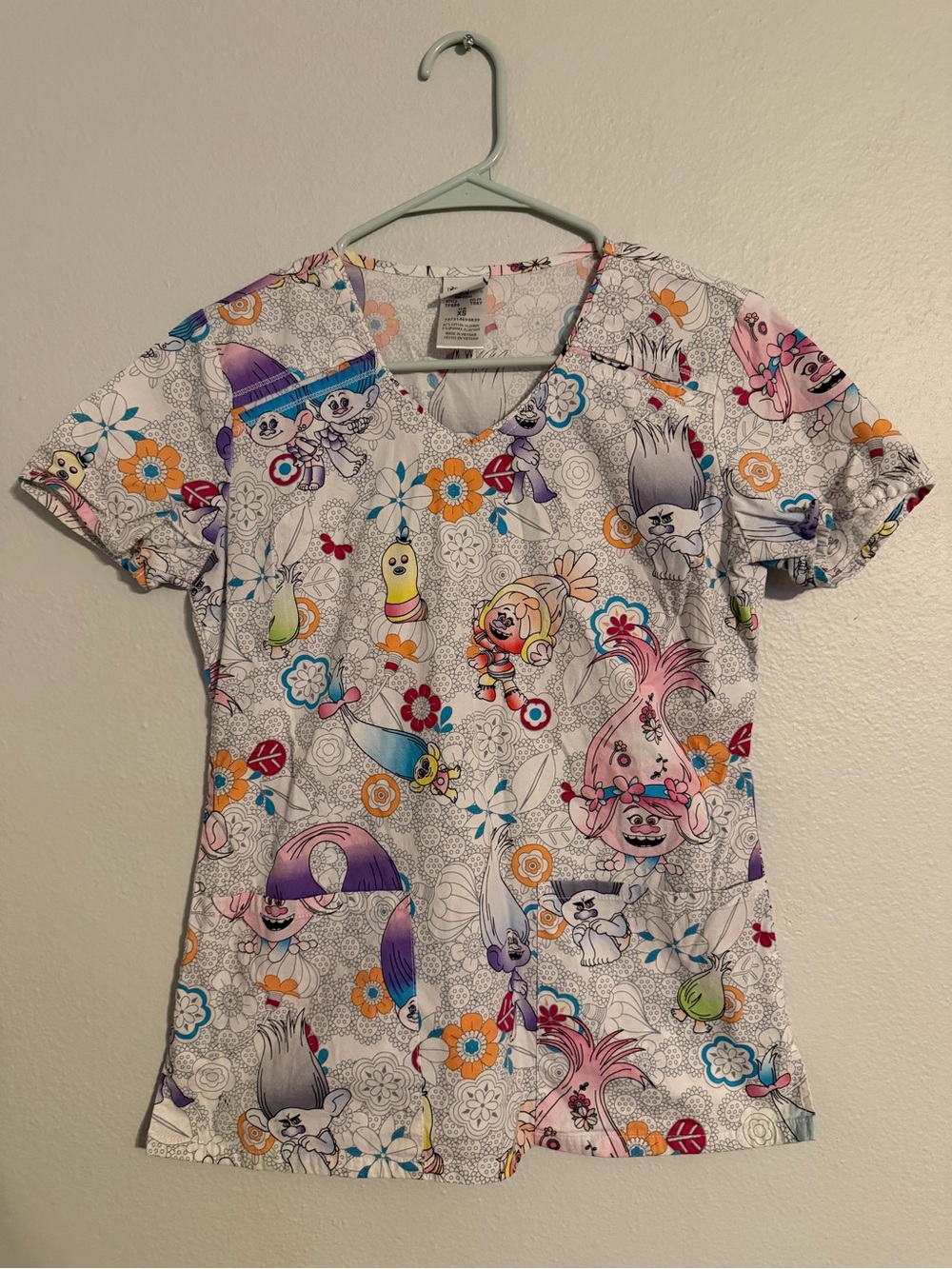 Dreamworld Trolls Medical Scrub Top V neck size XS